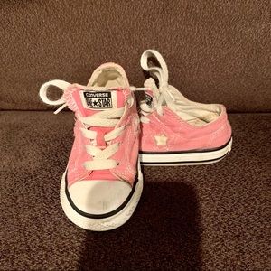 Converse toddler size 7 👟